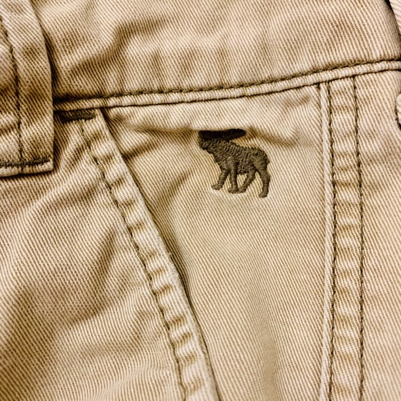 Abercrombie and Fitch Khaki straight relax pants - Picture 4 of 5